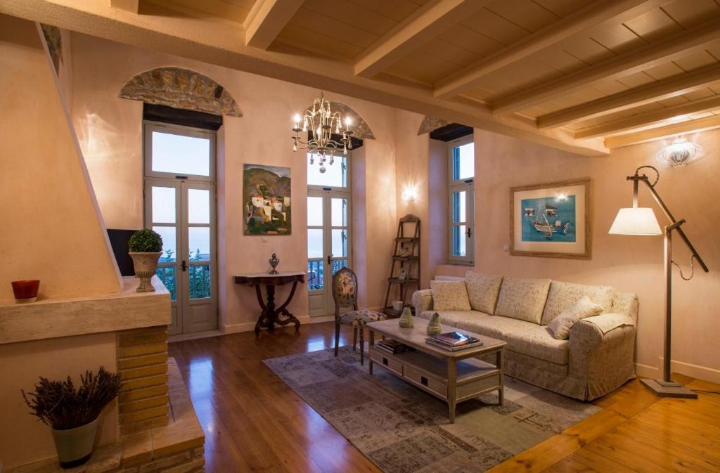 Kyparissia Old Town Lodge With Amazing Sea View Екстер'єр фото