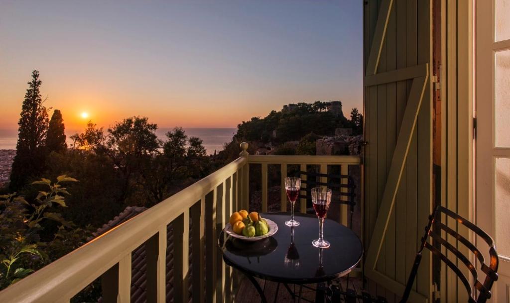 Kyparissia Old Town Lodge With Amazing Sea View Екстер'єр фото